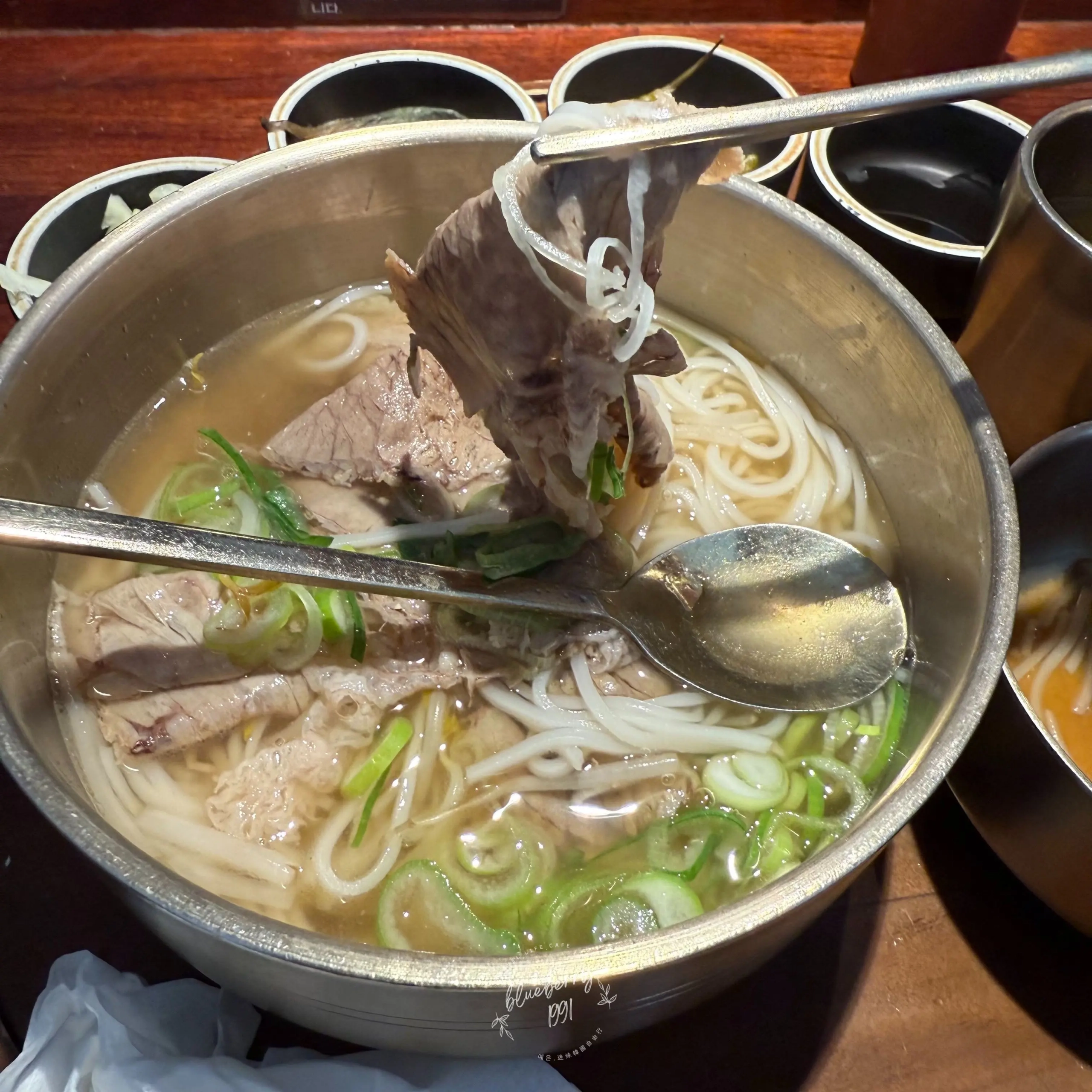 首爾|仙遊島站餐廳推薦 好吃的牛胸肉湯 〈온수반 onsuban〉 3 IMG 3670 scaled