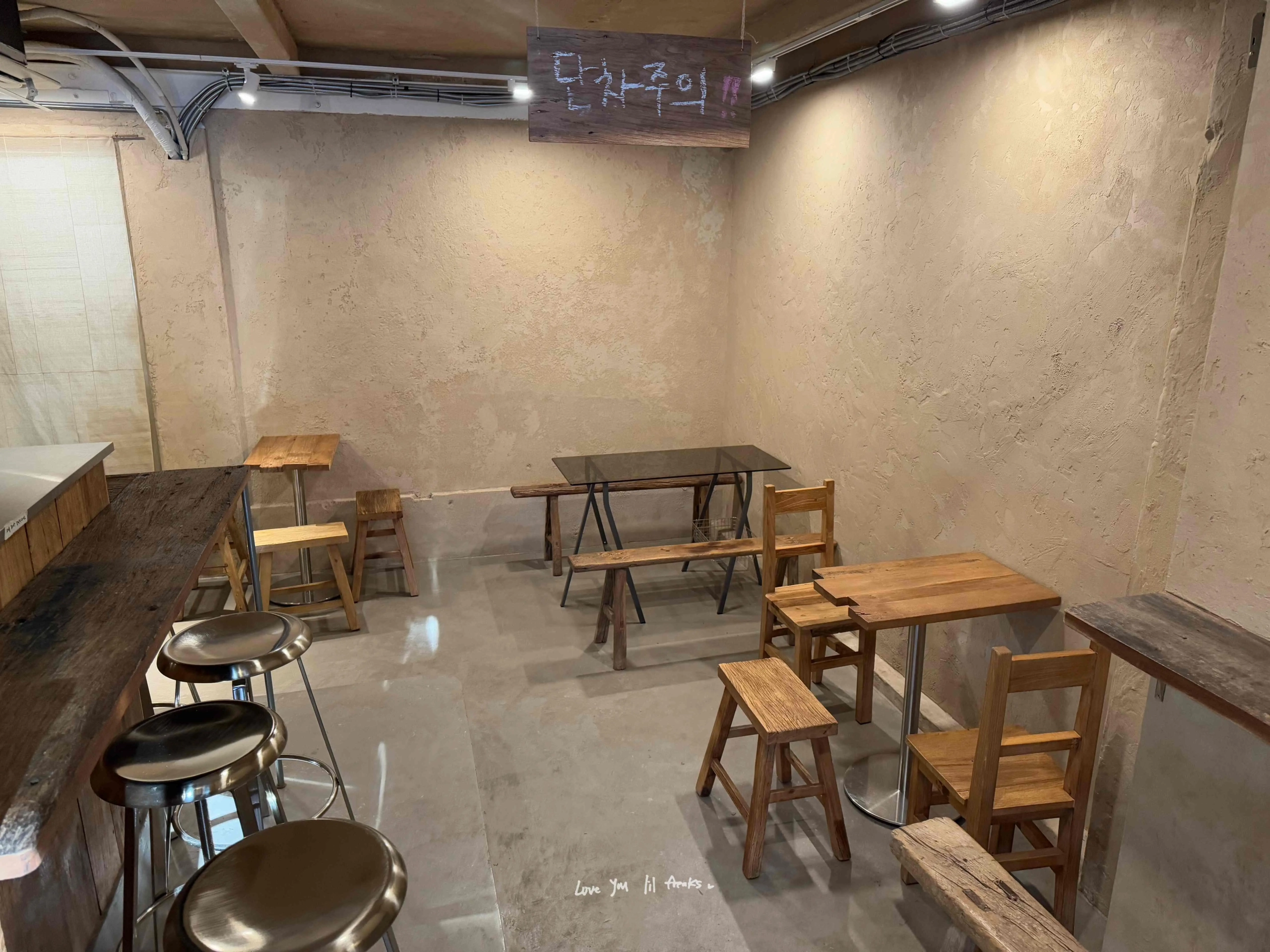 延禧洞핫플|『espresso bar』연희 에스프레소 바_各種三明治、濃縮變化選擇多&店家自製吉拿棒 7 IMG 8113 scaled