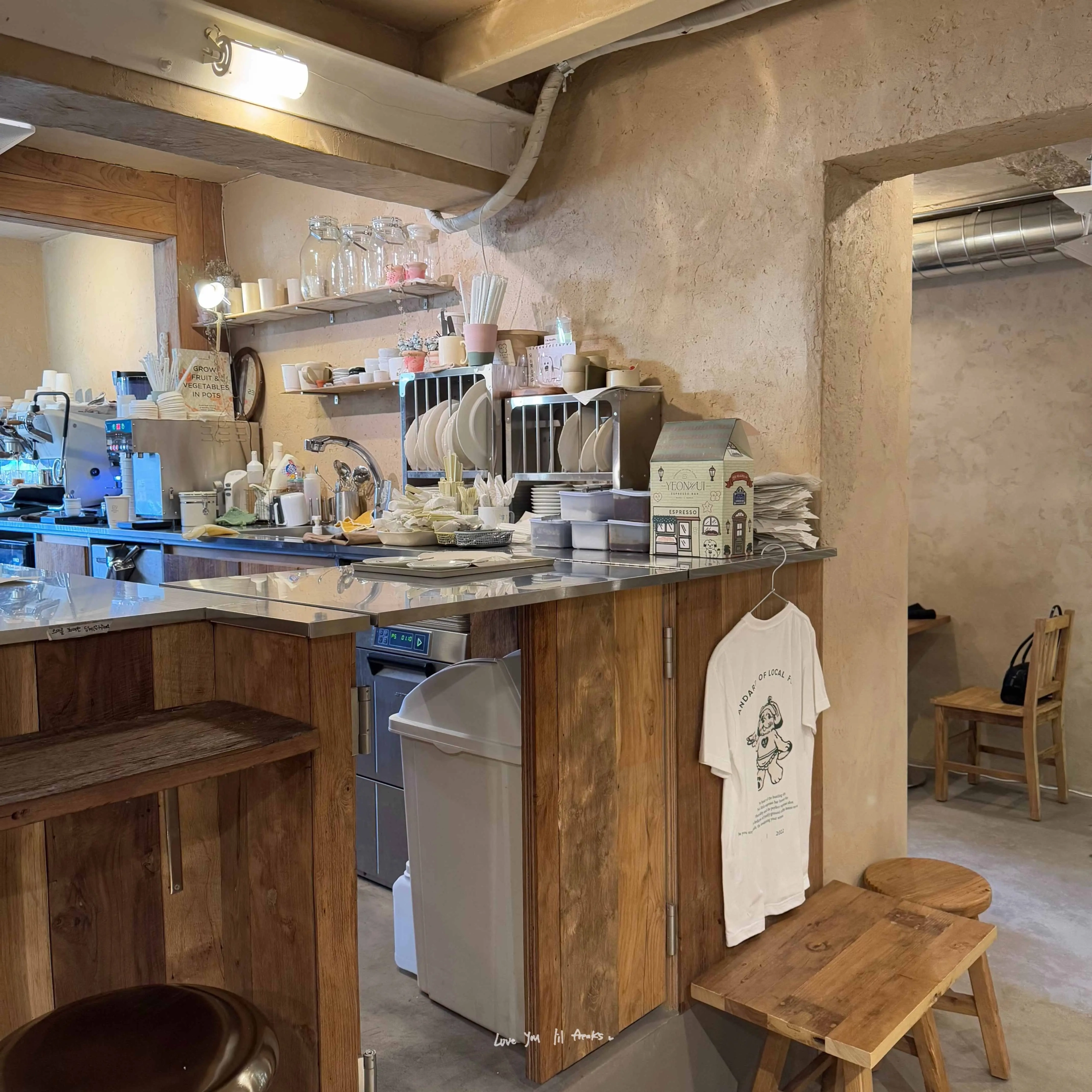 延禧洞핫플|『espresso bar』연희 에스프레소 바_各種三明治、濃縮變化選擇多&店家自製吉拿棒 6 IMG 8121 scaled