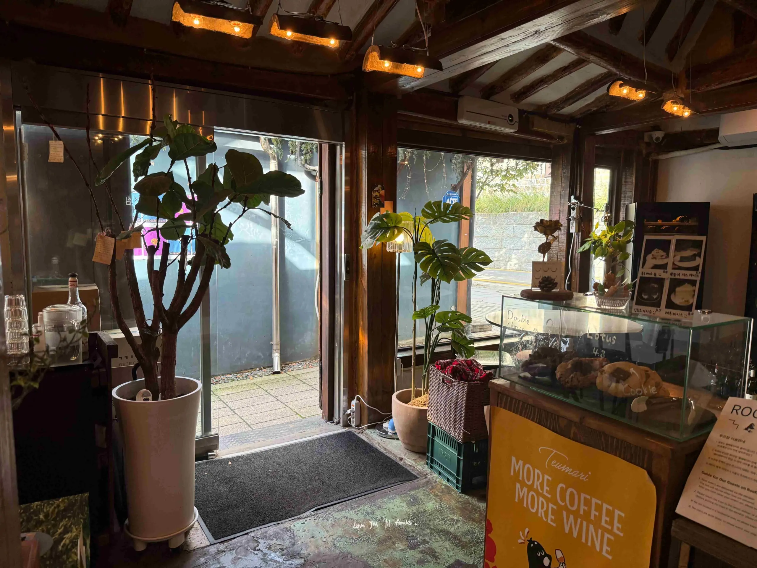 韓國|首爾最新必逛西巡邏街 《트마리 TEUMARI Cafe》天台咖啡廳推薦 6 Teumari Cafe